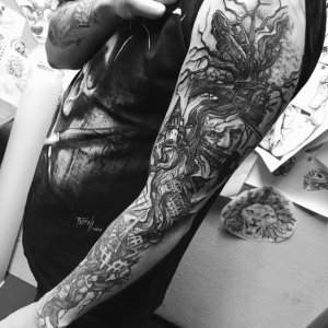 in progress cover up _old tribal_ pez-tlete alapjn halott vros rszlet. alkar rsze tejesen gyogyult